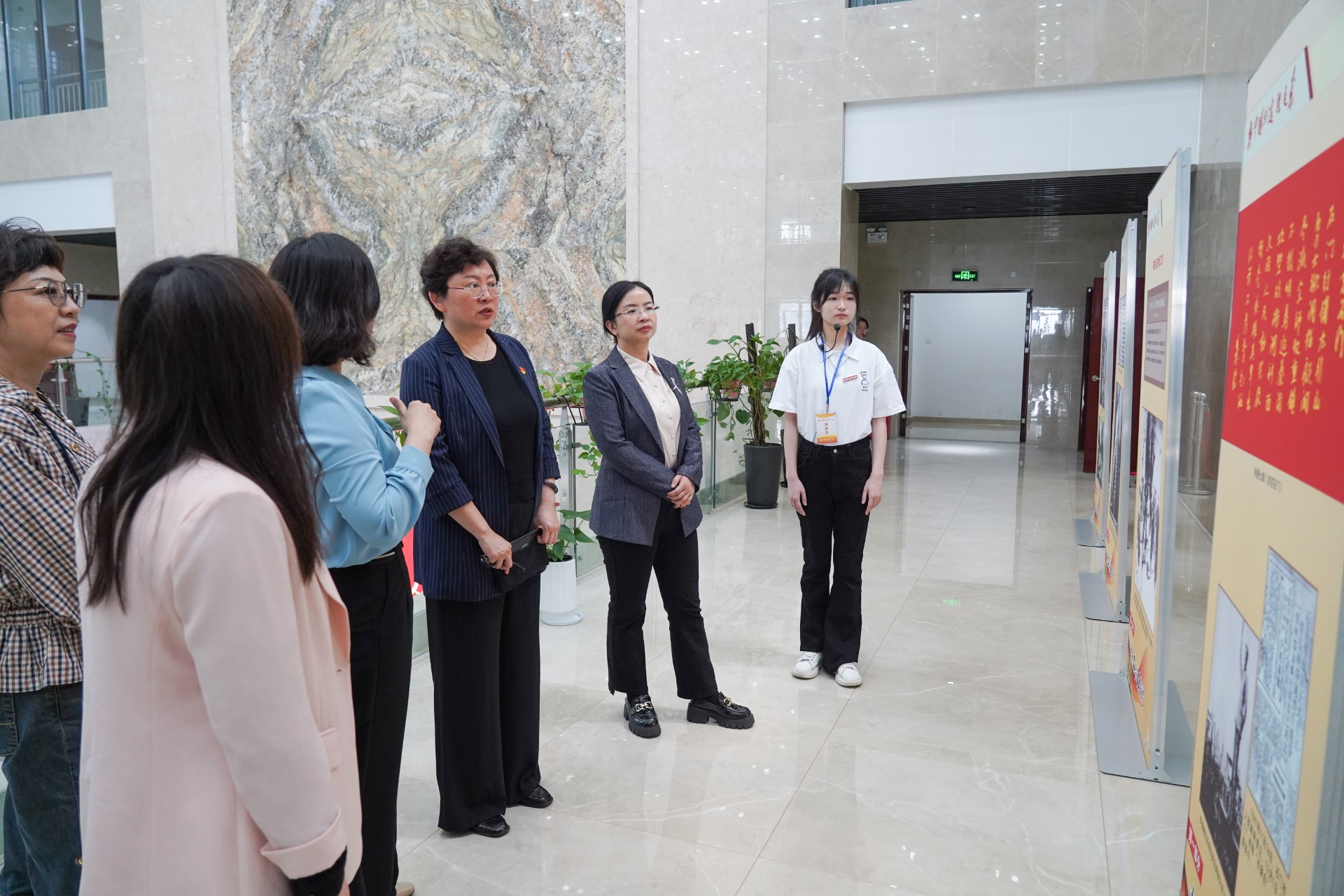 ZUO06319_18703ZUO06319