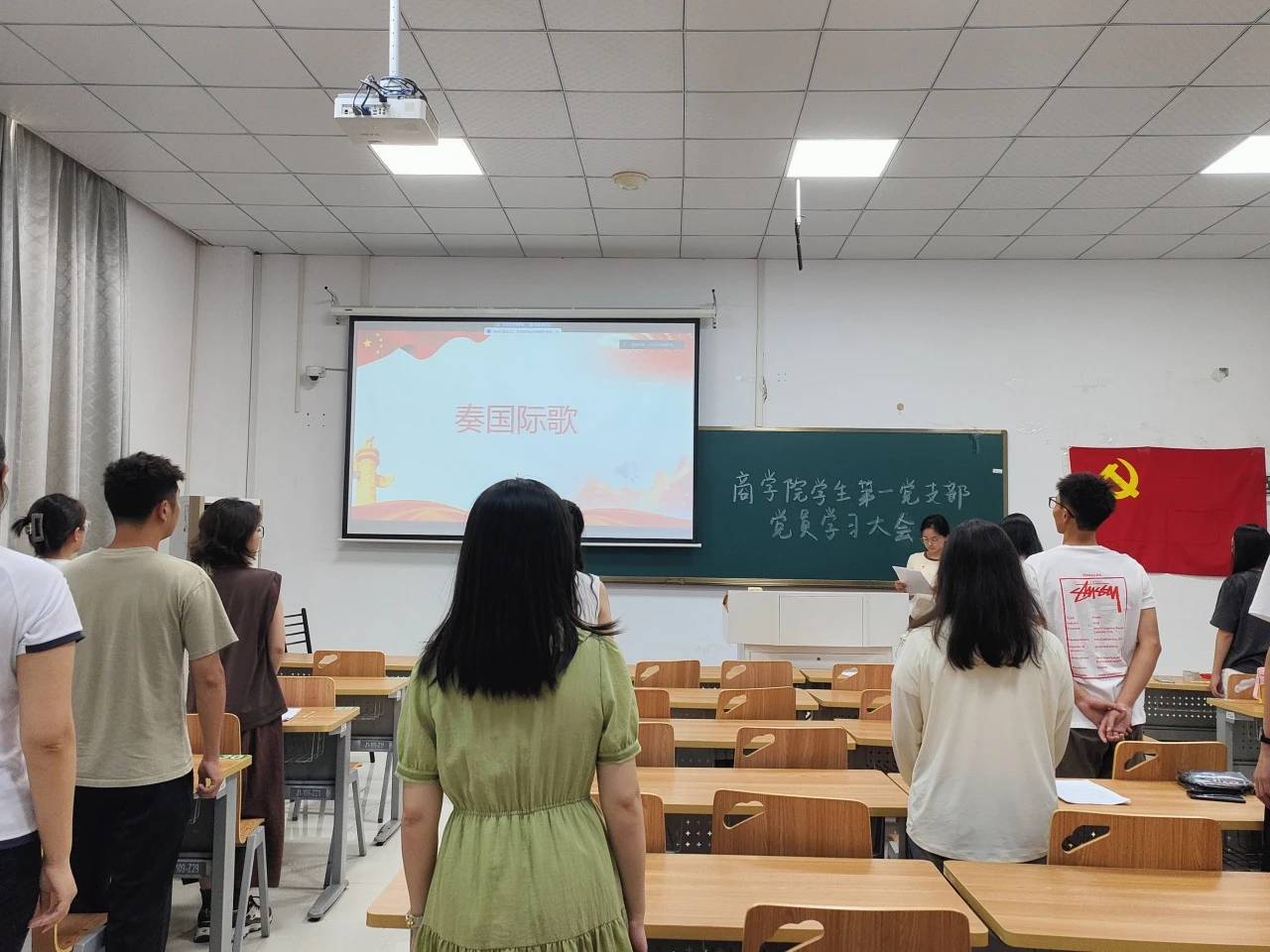 d707474f68d81b0d87ef3015e0cc5b77